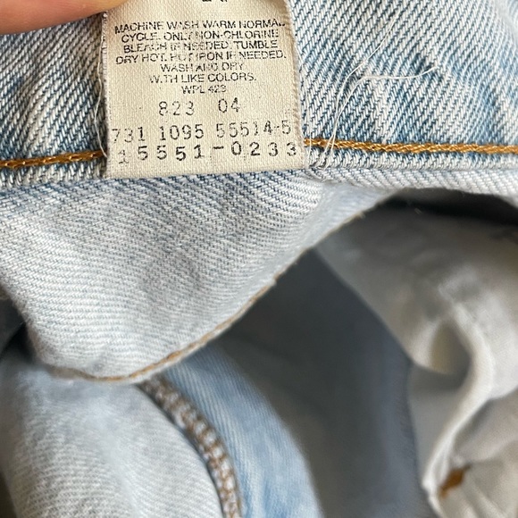 90s Vintage Levis 551 Light Wash Jeans Sz 16 - Picture 10 of 12